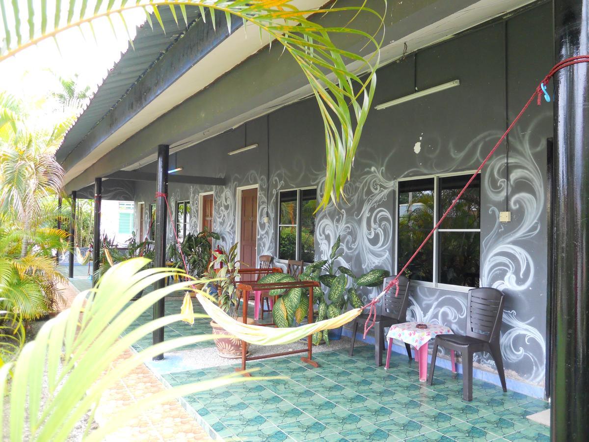 Rainbow Lodge Pantai Cenang  Extérieur photo